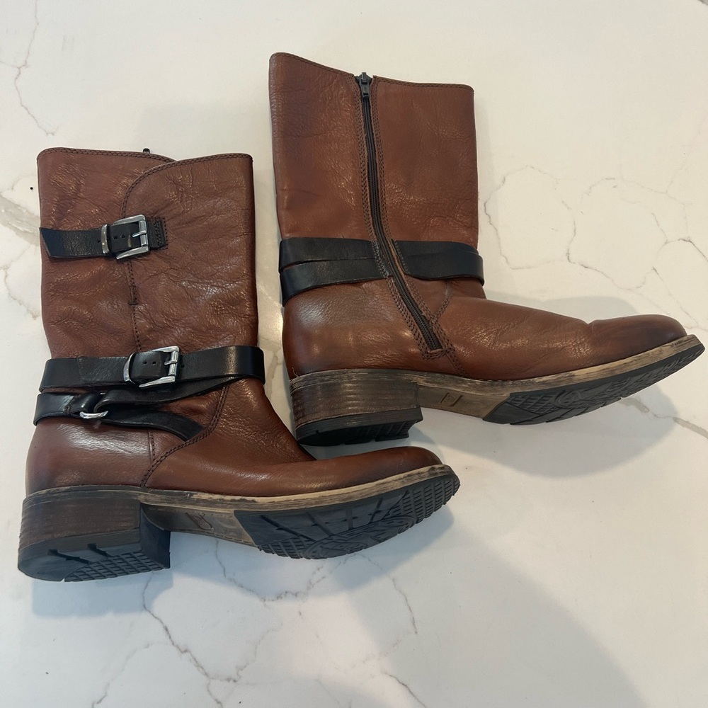 Clark’s Boots - Picture 6 of 6
